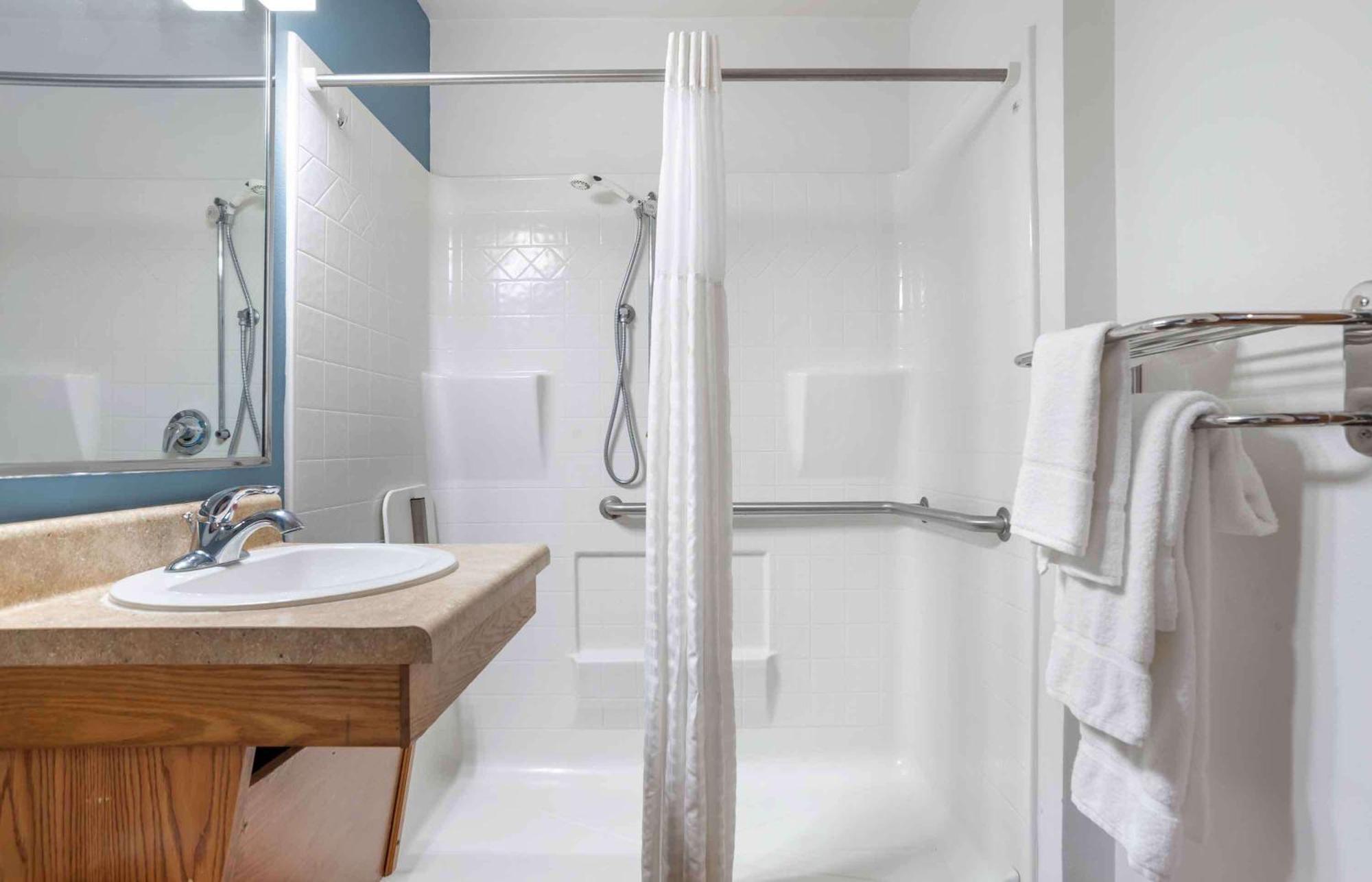 Extended Stay America Select Suites - Pensacola - Northeast Ferry Pass Экстерьер фото