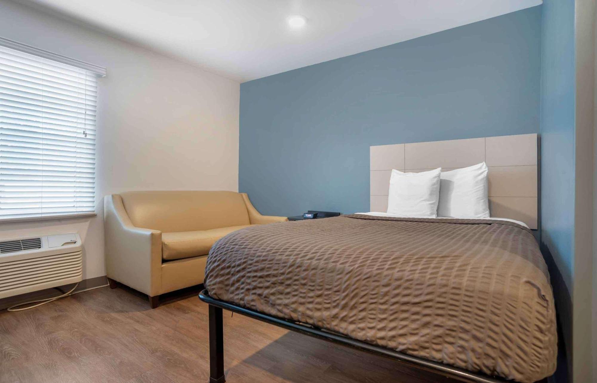 Extended Stay America Select Suites - Pensacola - Northeast Ferry Pass Экстерьер фото